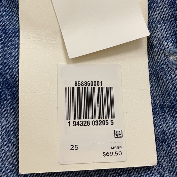 Levis shorts - Picture 2 of 3